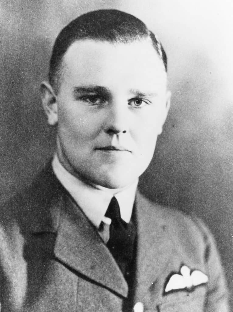 For Valour : Squadron Leader Arthur...