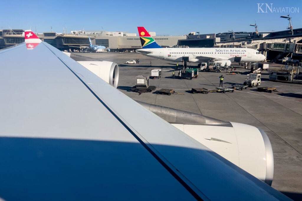 Swiss A340 Landing in Johannesburg