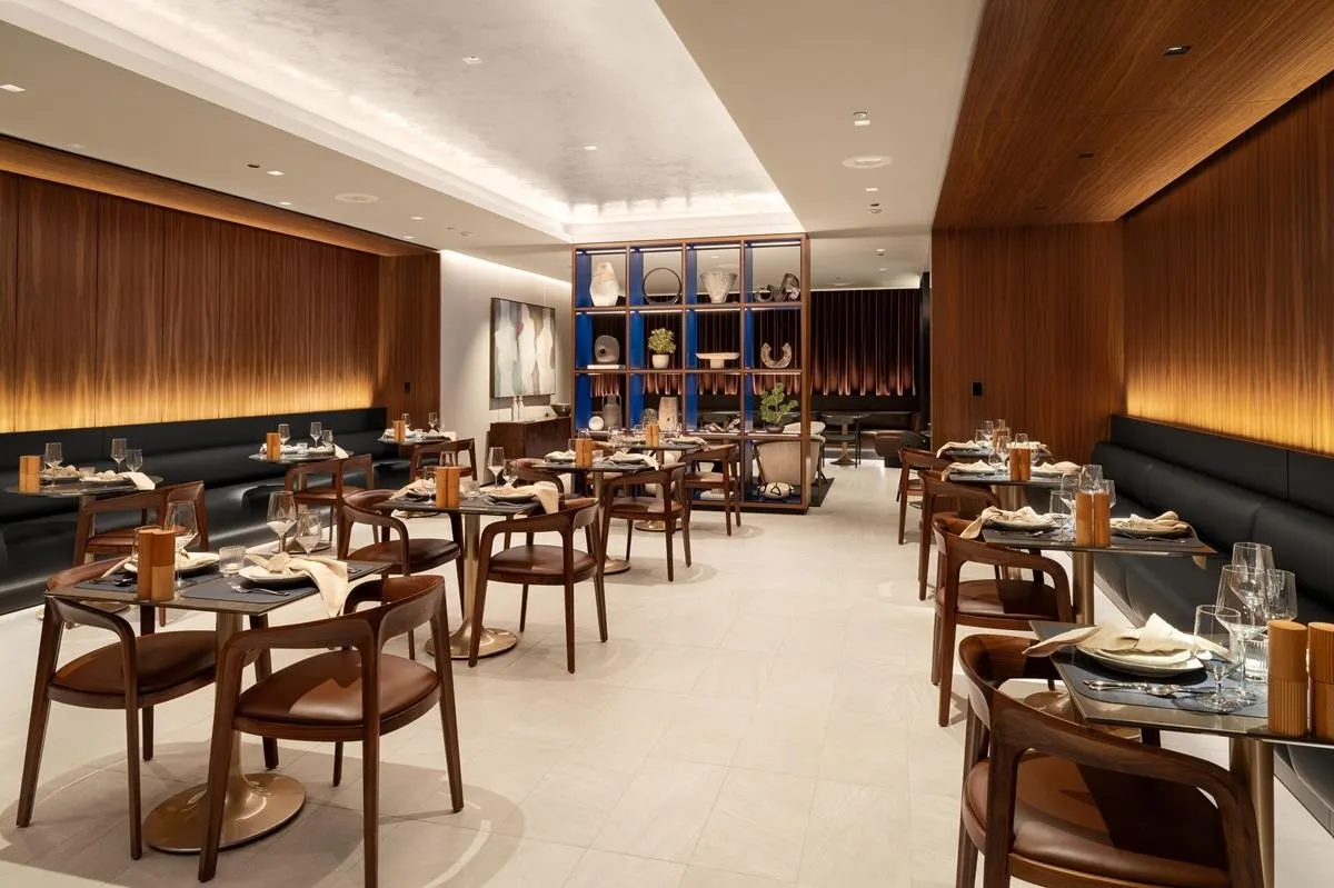 United Polaris Lounge Dining