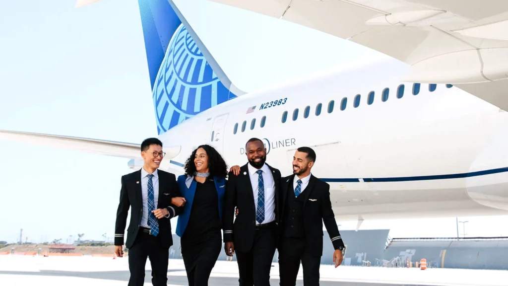 United Airlines (UA)